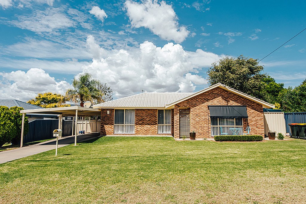 5 Grant Street TAMWORTH 1