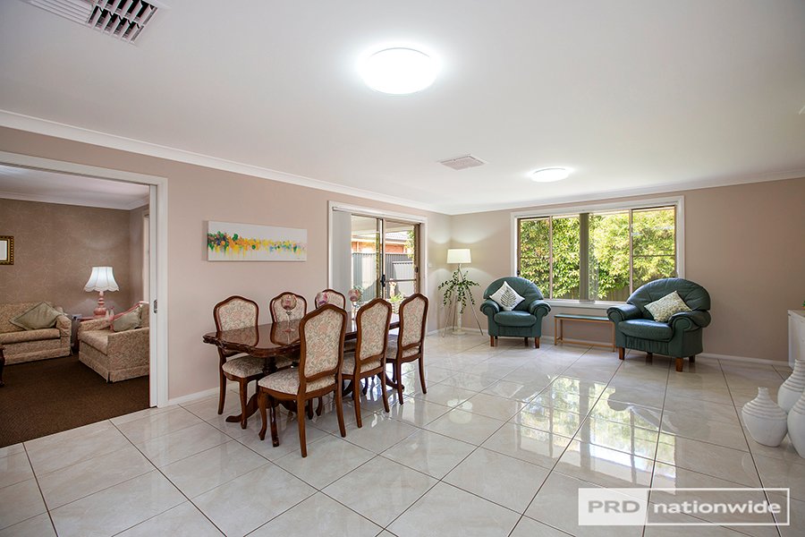 5 Gregory Close TAMWORTH 4