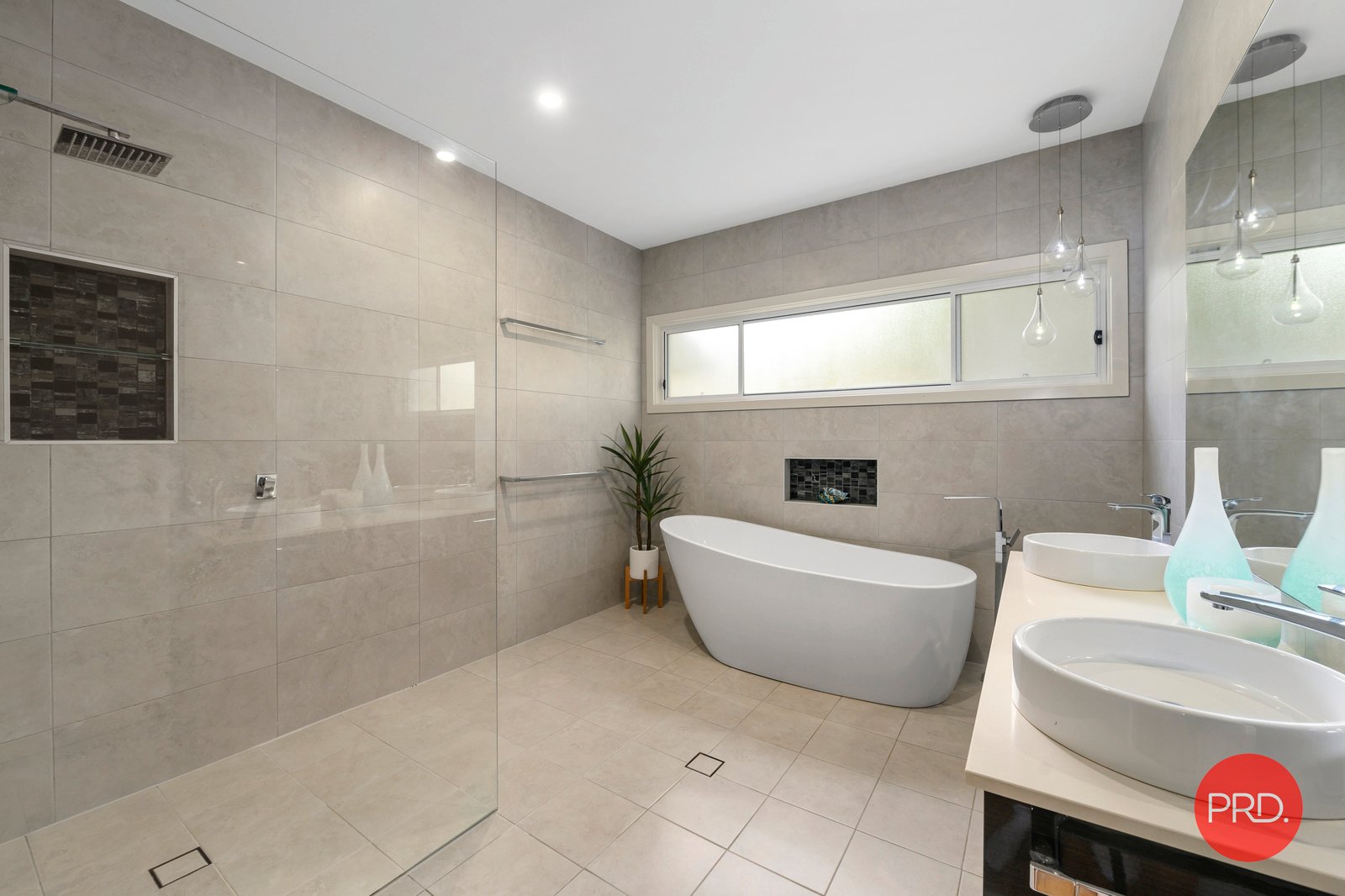 5 Gumtree Glen SAPPHIRE BEACH 24
