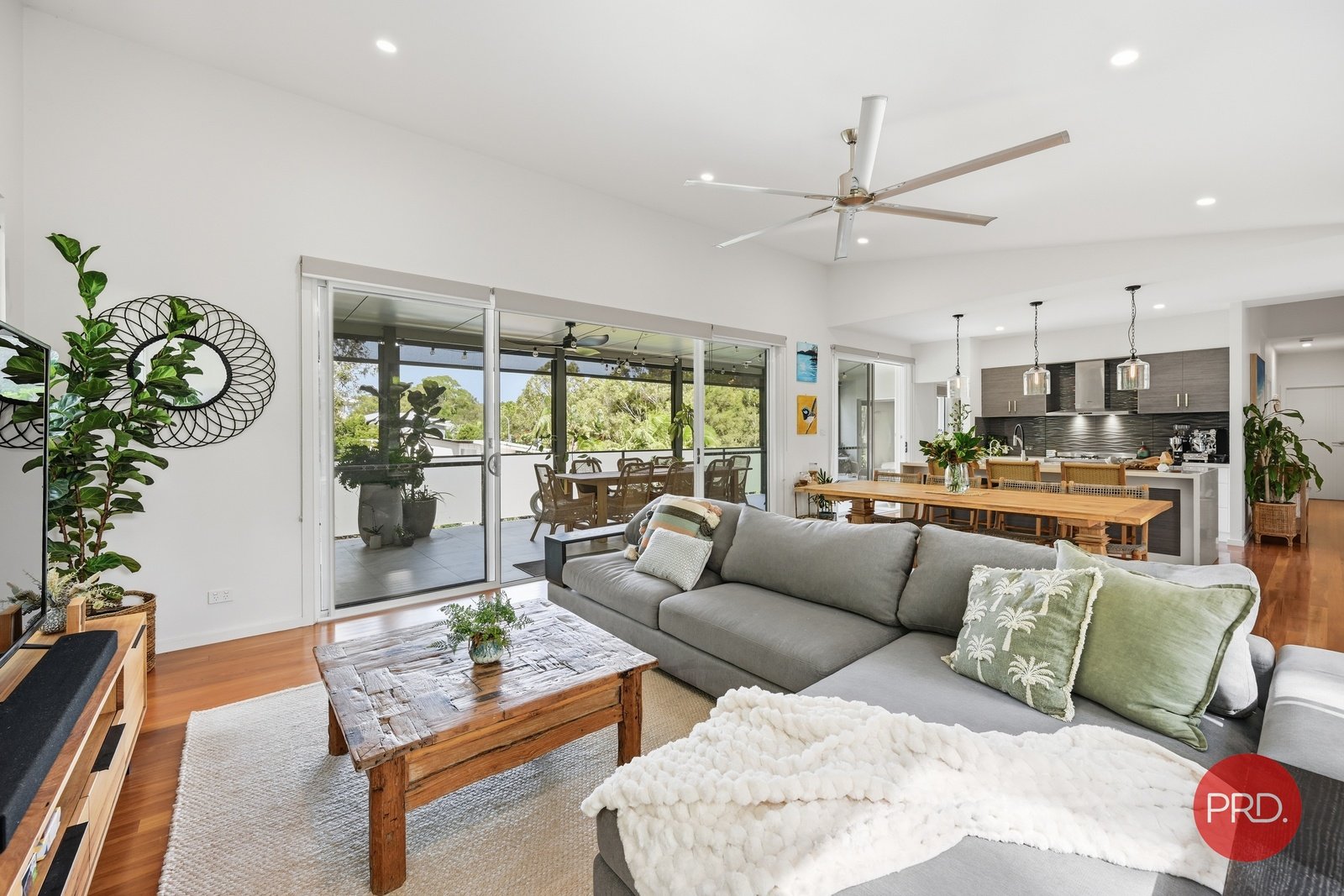 5 Gumtree Glen SAPPHIRE BEACH 15