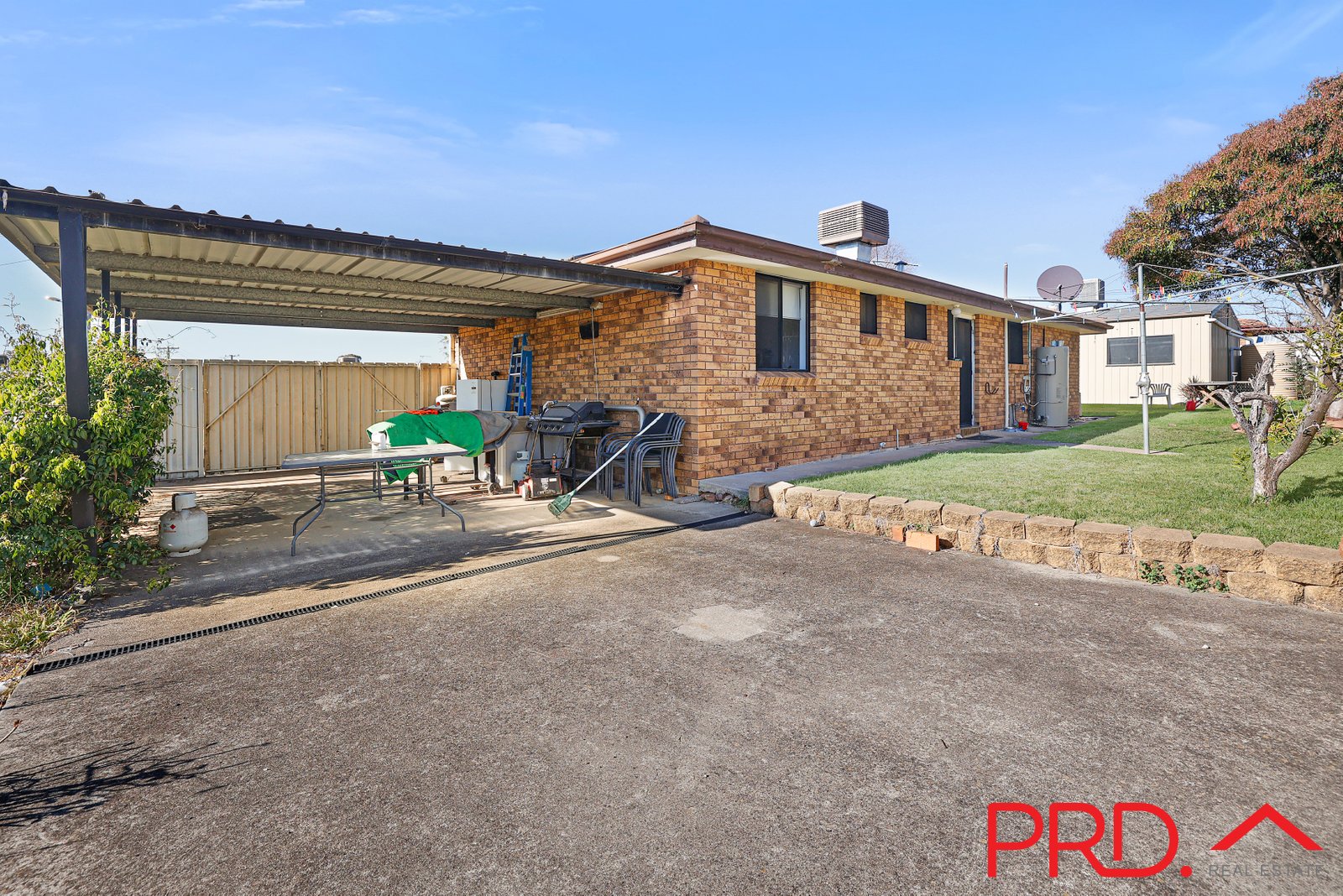 5 Harrier Parade TAMWORTH 9