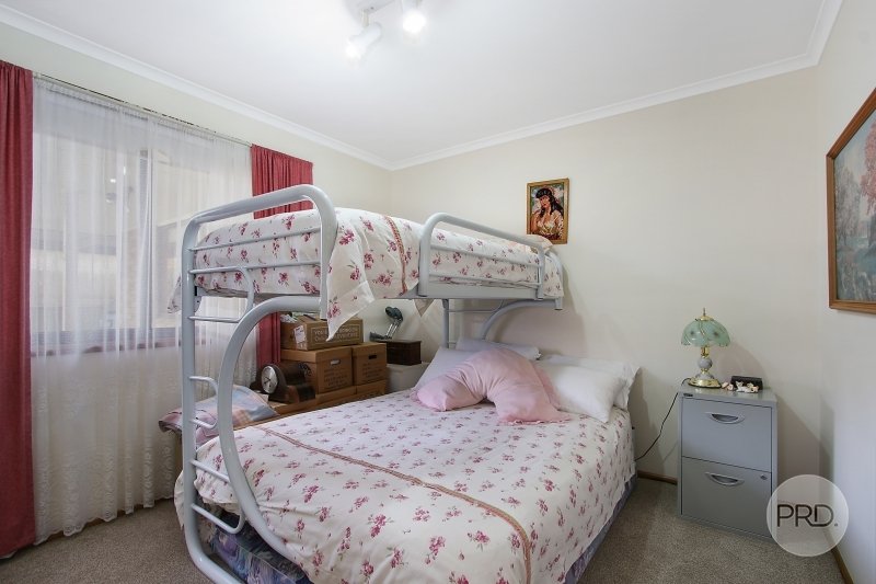 5 Hauteville Street THURGOONA 8