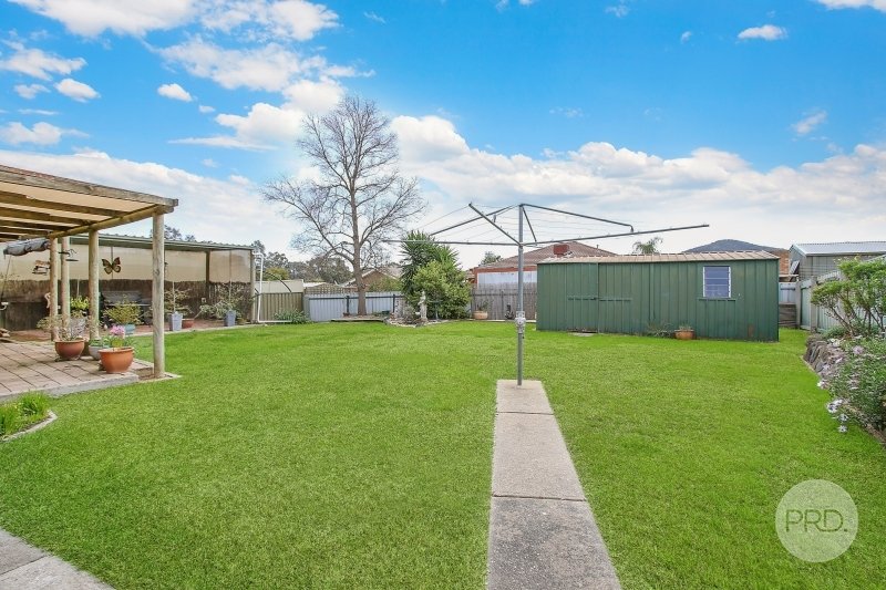 5 Hauteville Street THURGOONA 9