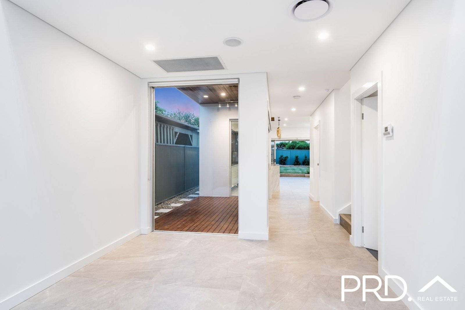 5 Hazelglen Avenue PANANIA 2