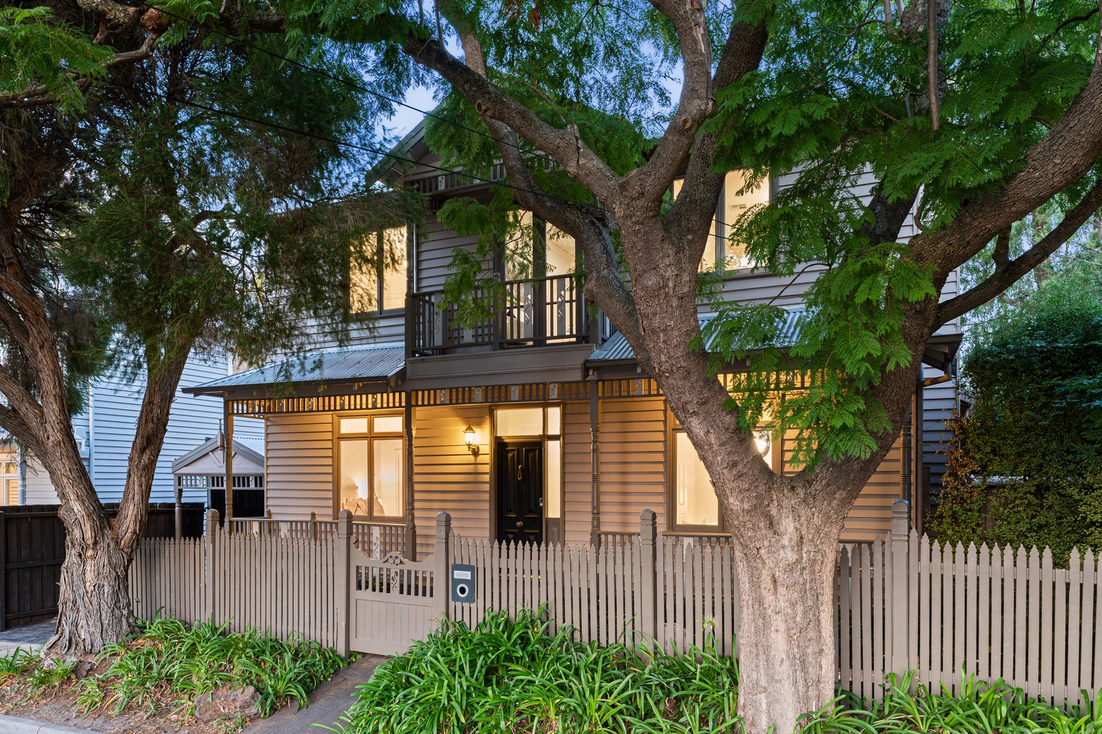 Gallery: 5 Hendra Court
