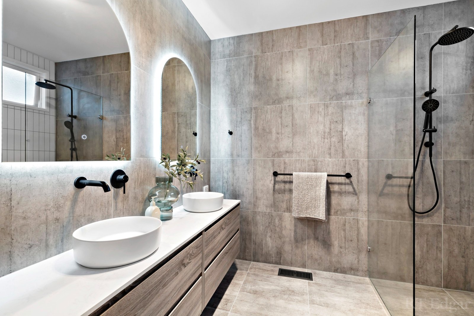 Real Estate and Property in 5 Henrietta Street, Hawthorn, VIC