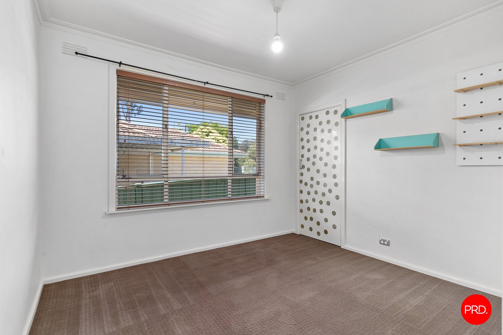 5 Hewitt Avenue KENNINGTON 8