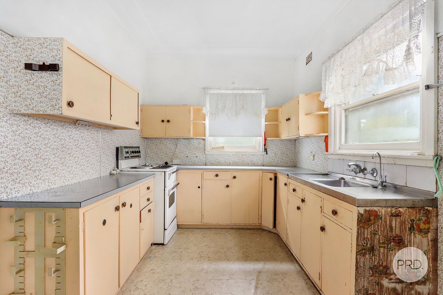 5 Hillcross Sreet  LUGARNO 8
