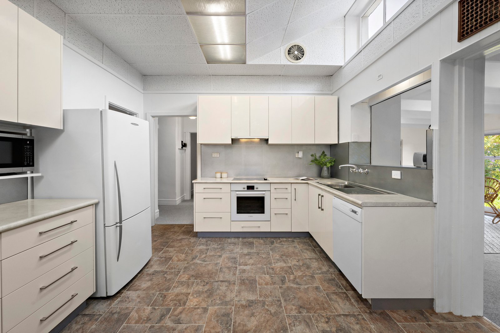 5 Hillside Avenue, Glen Iris, 3146