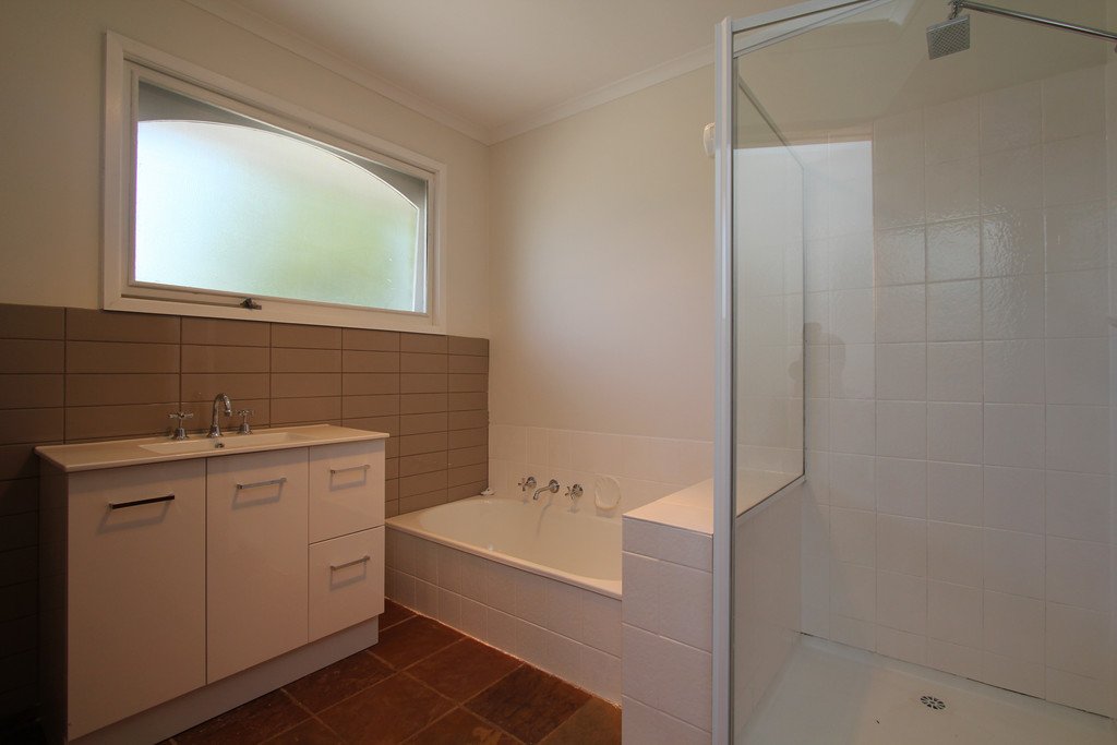 5 Hillview Road BROWN HILL 6