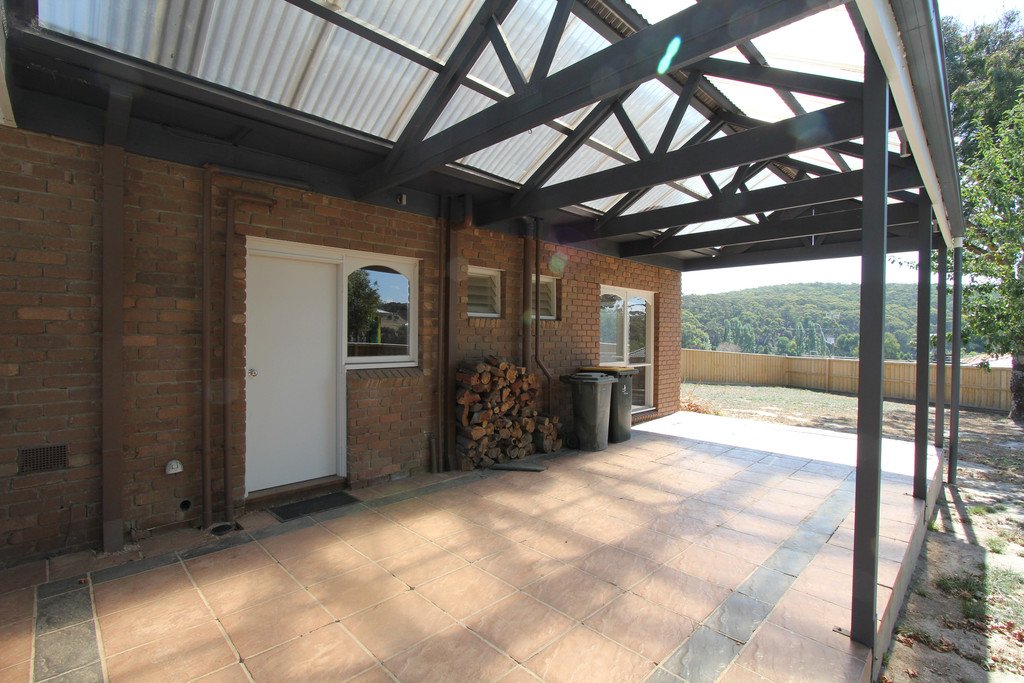 5 Hillview Road BROWN HILL 11