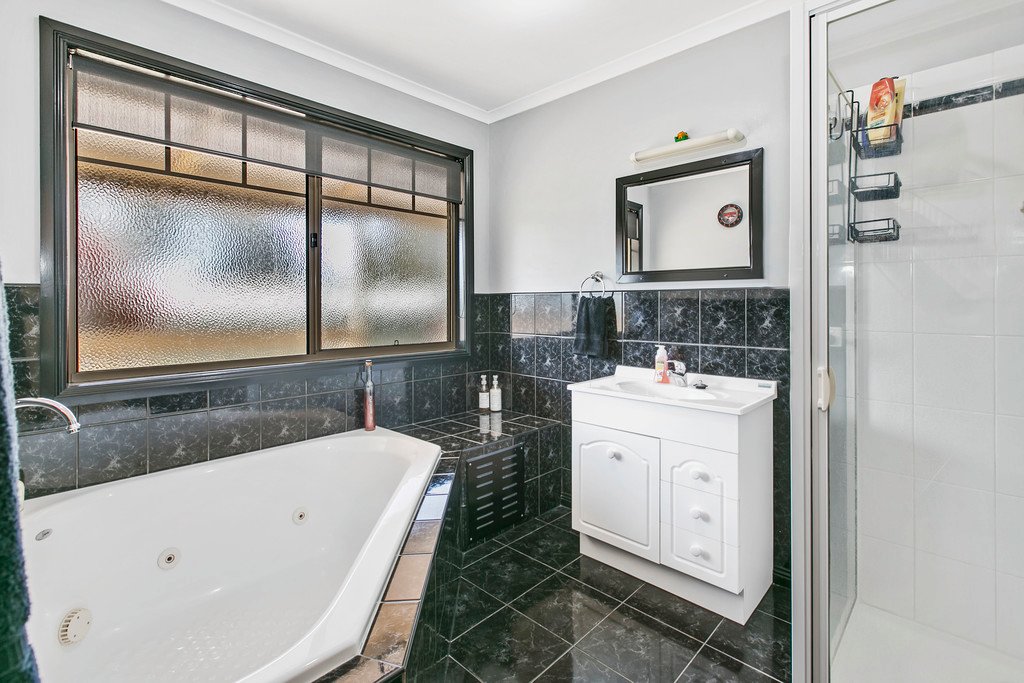 5 Holmes Road HUNTLY 11