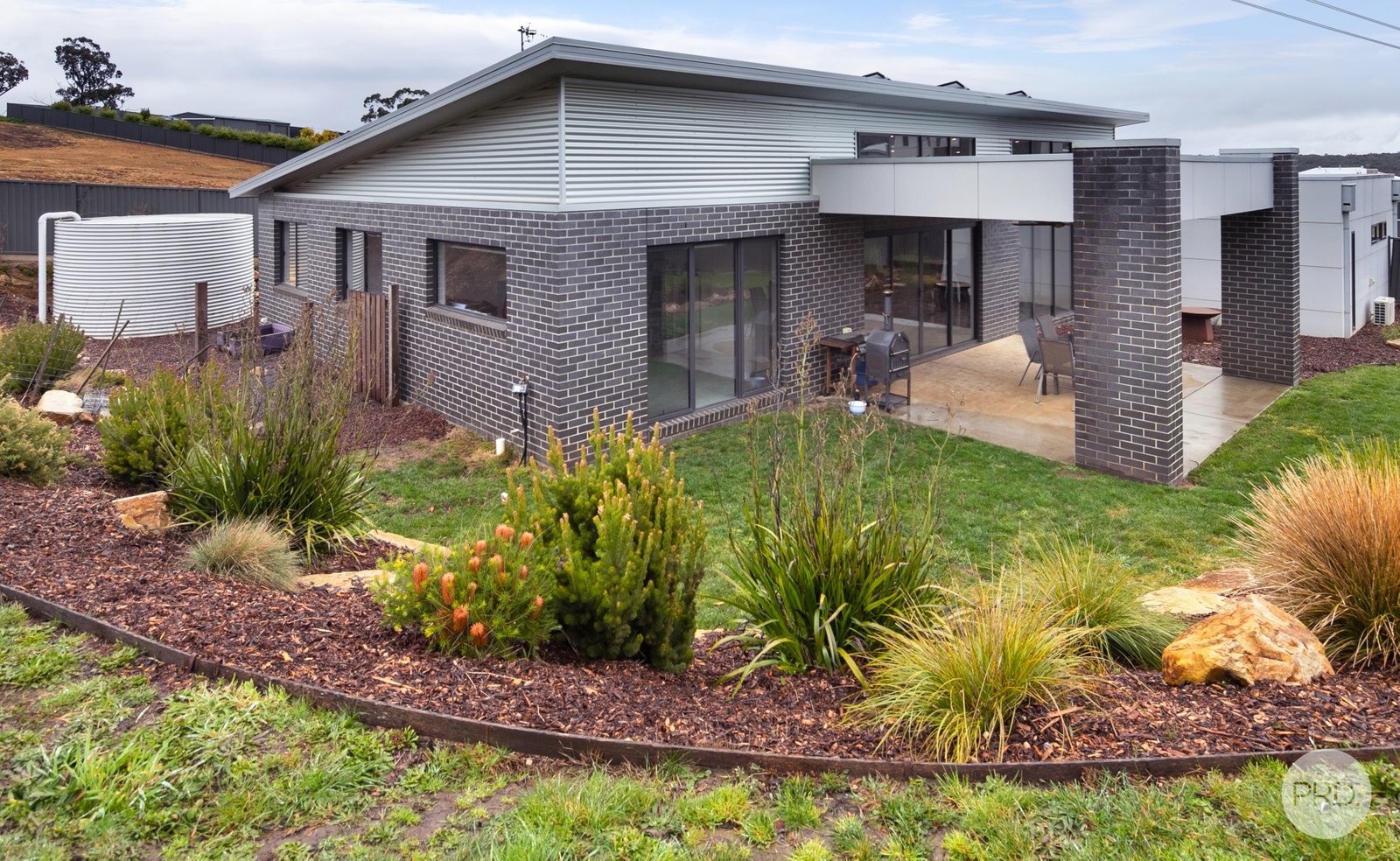 5 Holmsgarth Court BROWN HILL 16