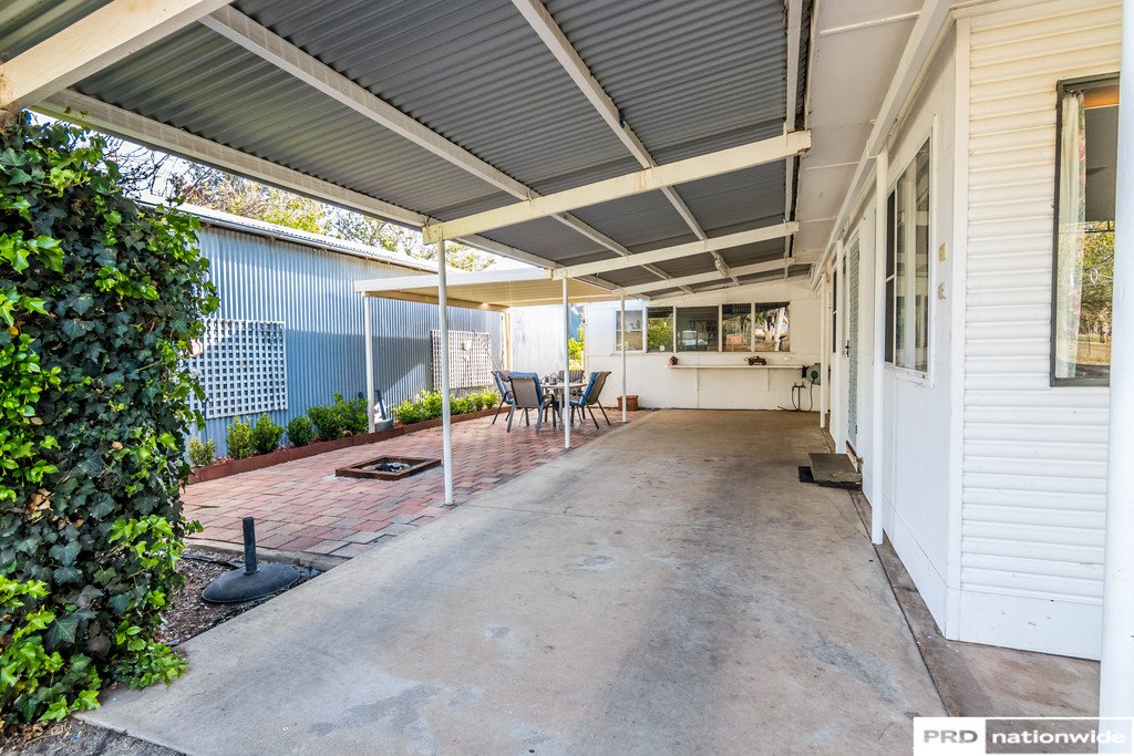 5 Holroyd Street TAMWORTH 4