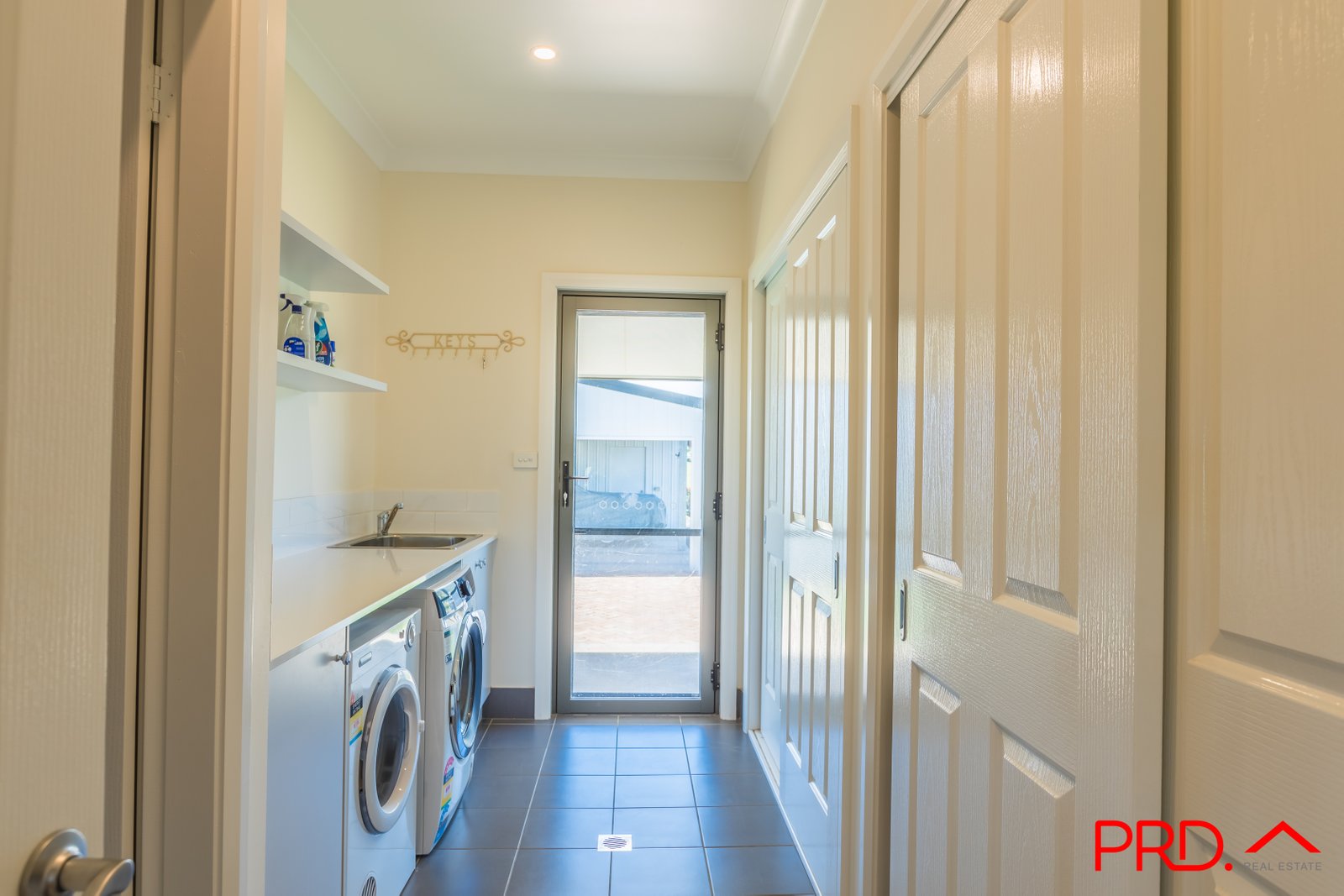 5 Honeyeater Place TAMWORTH 27