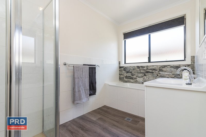5 Hyland Drive BUNGENDORE 10