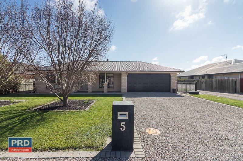 5 Hyland Drive BUNGENDORE 14