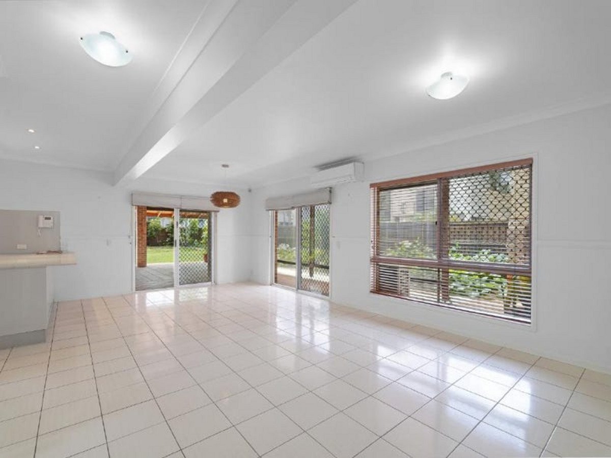 5 Hythe Street MIAMI 3