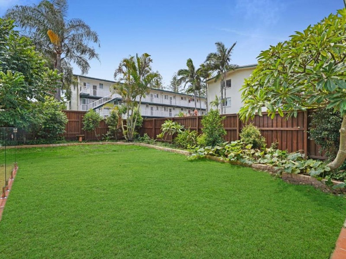 5 Hythe Street MIAMI 8