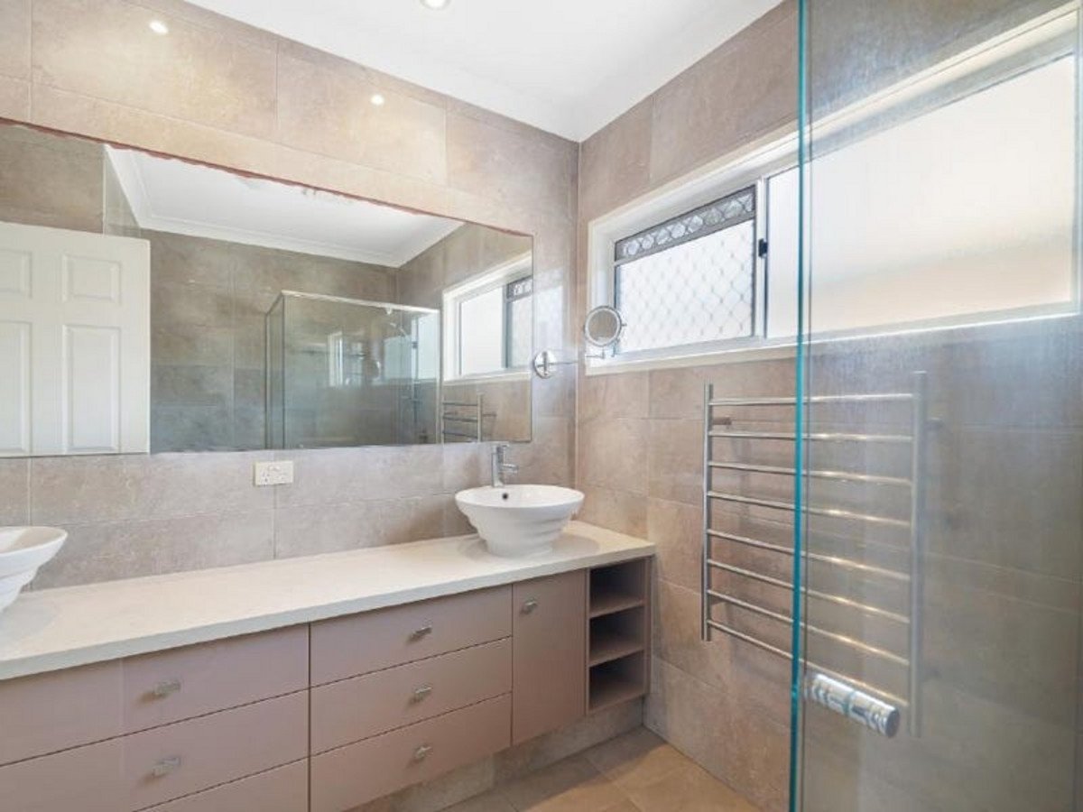 5 Hythe Street MIAMI 14