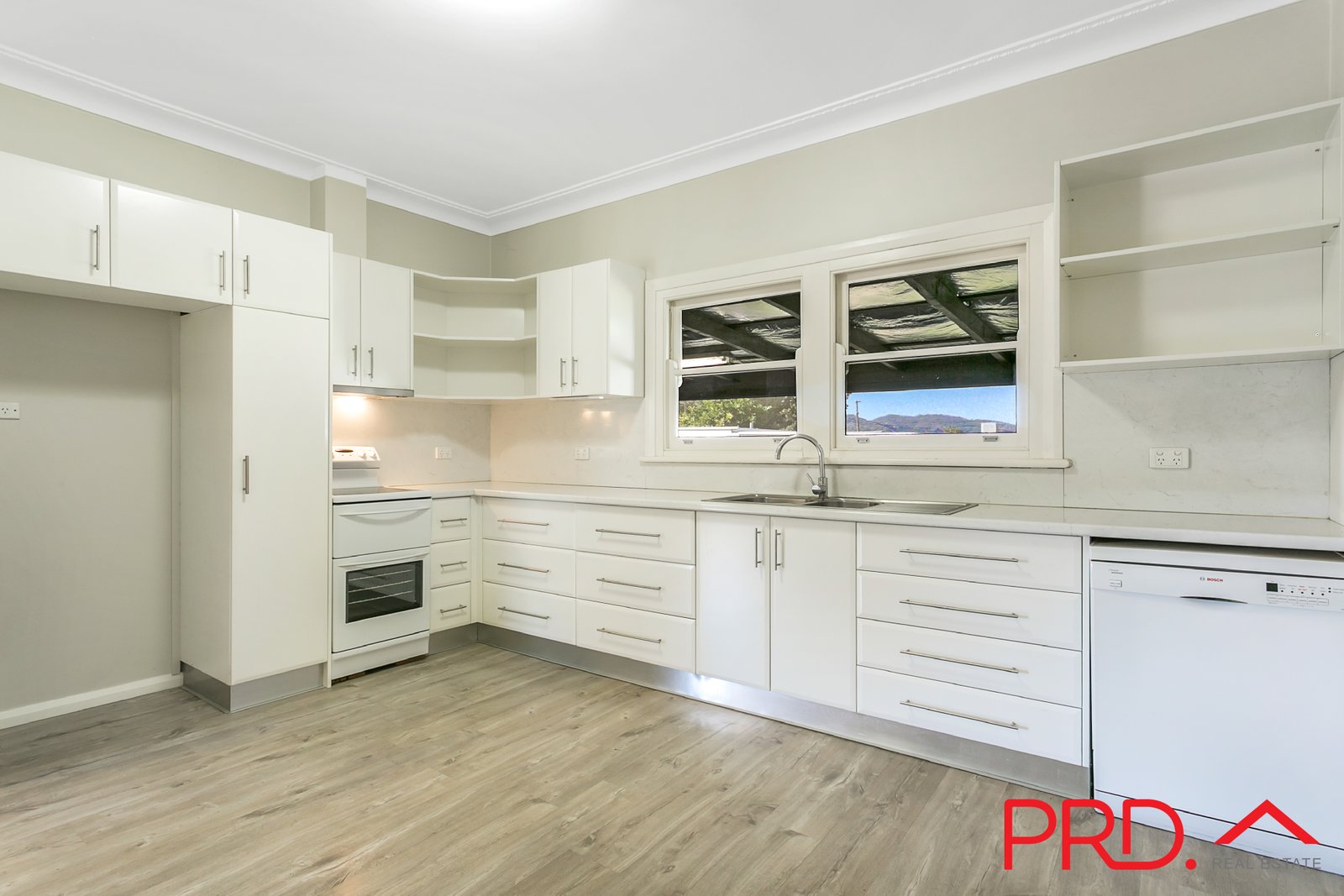 5 Iona Street TAMWORTH 9