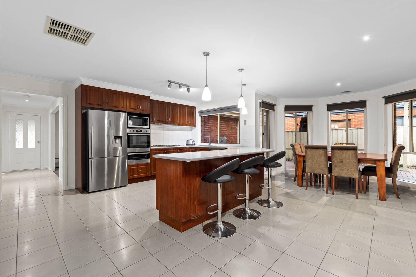 Gallery: 5 Isabelle Avenue