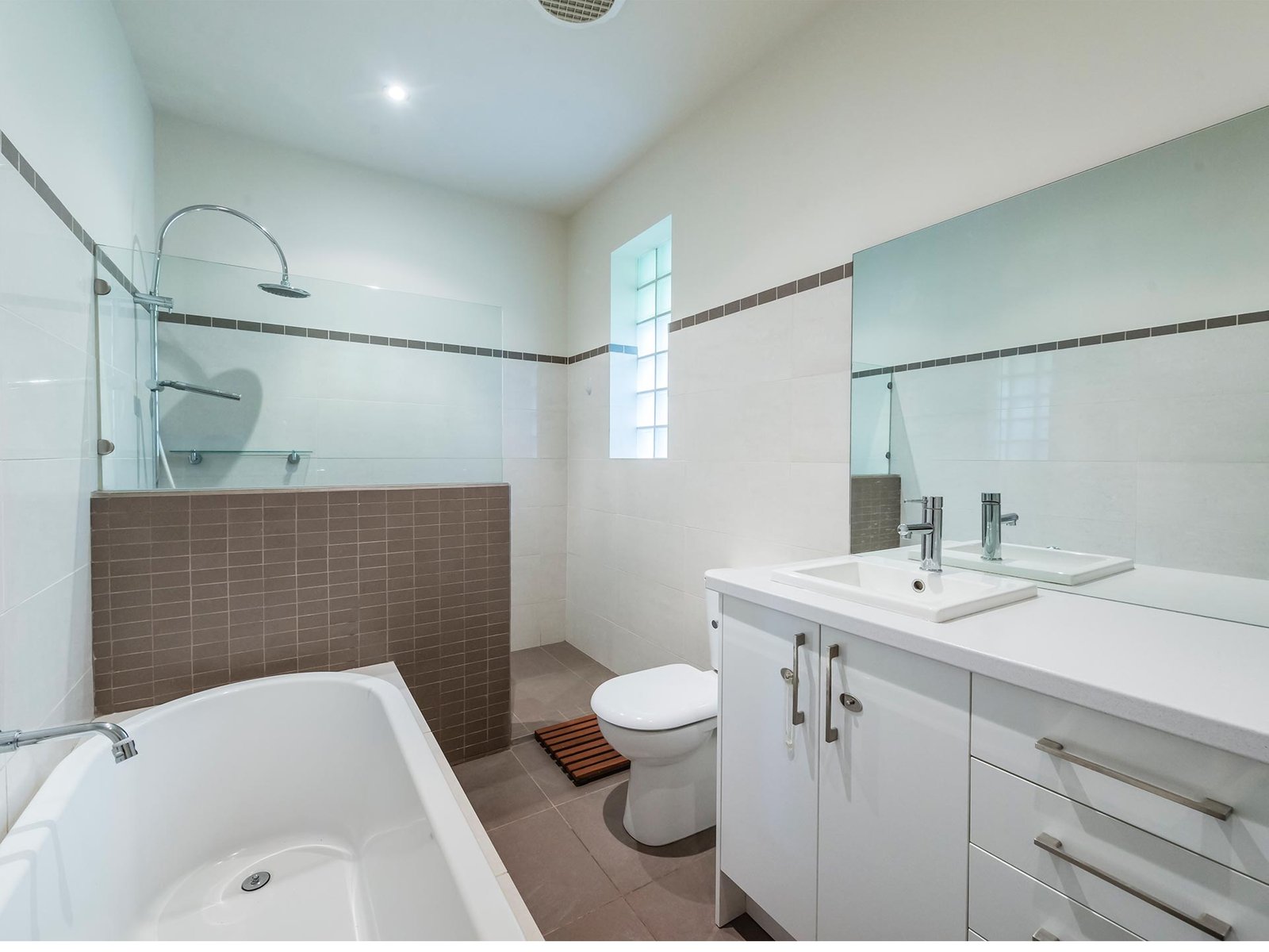 Gallery: 5 James Avenue