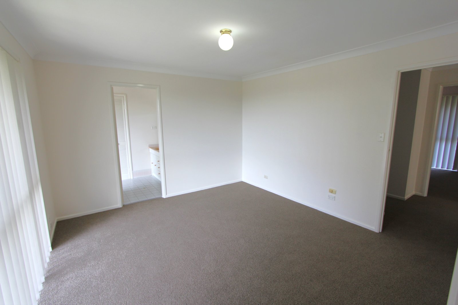 5 Jancoon Court CARRARA 8