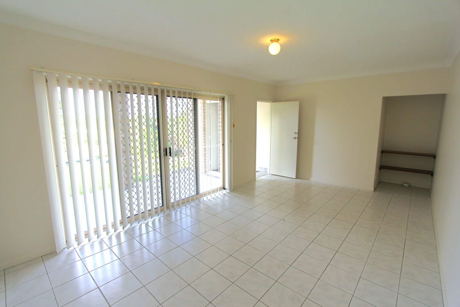 5 Jancoon Court CARRARA 13