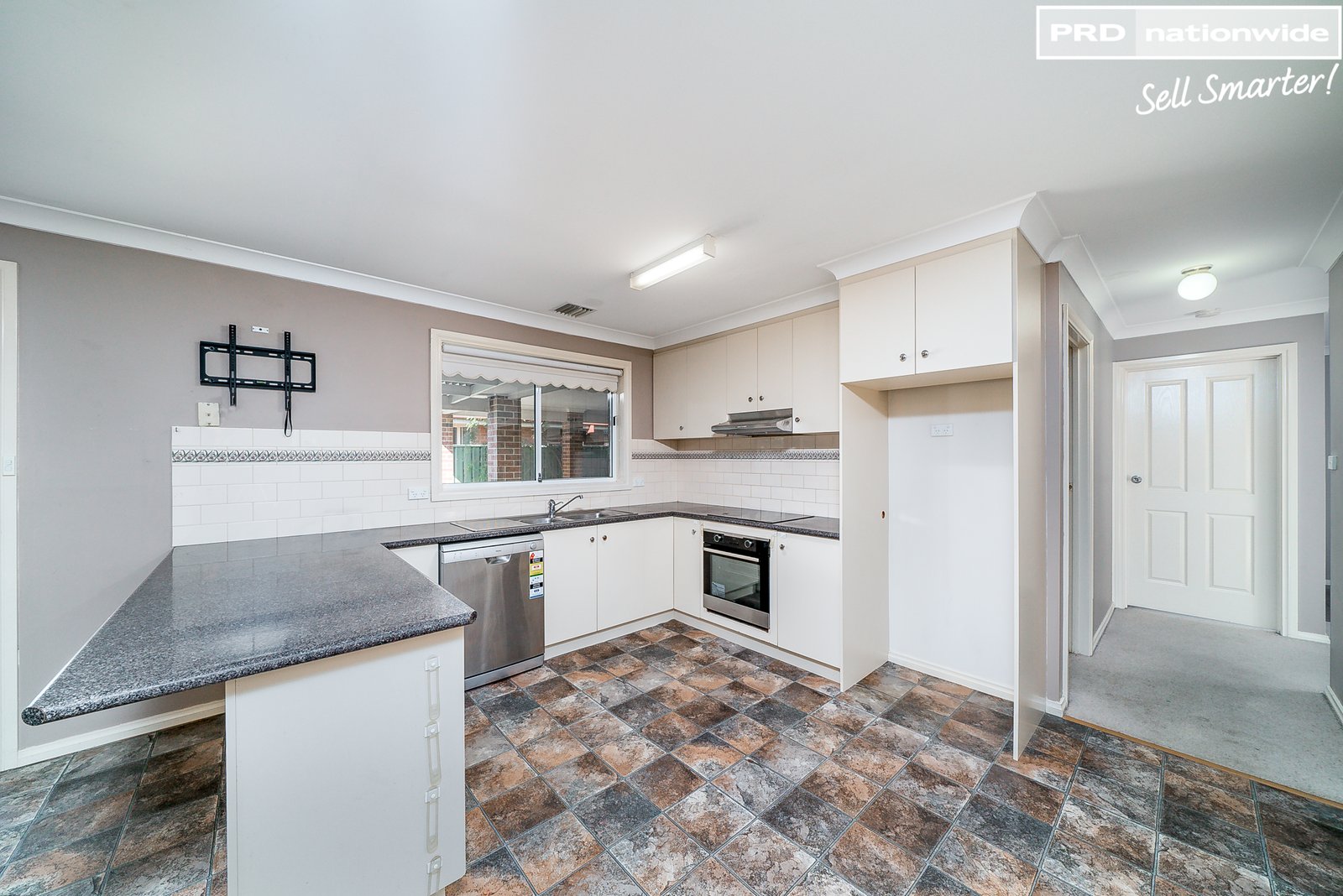 5 Jarrah Place GLENFIELD PARK 7