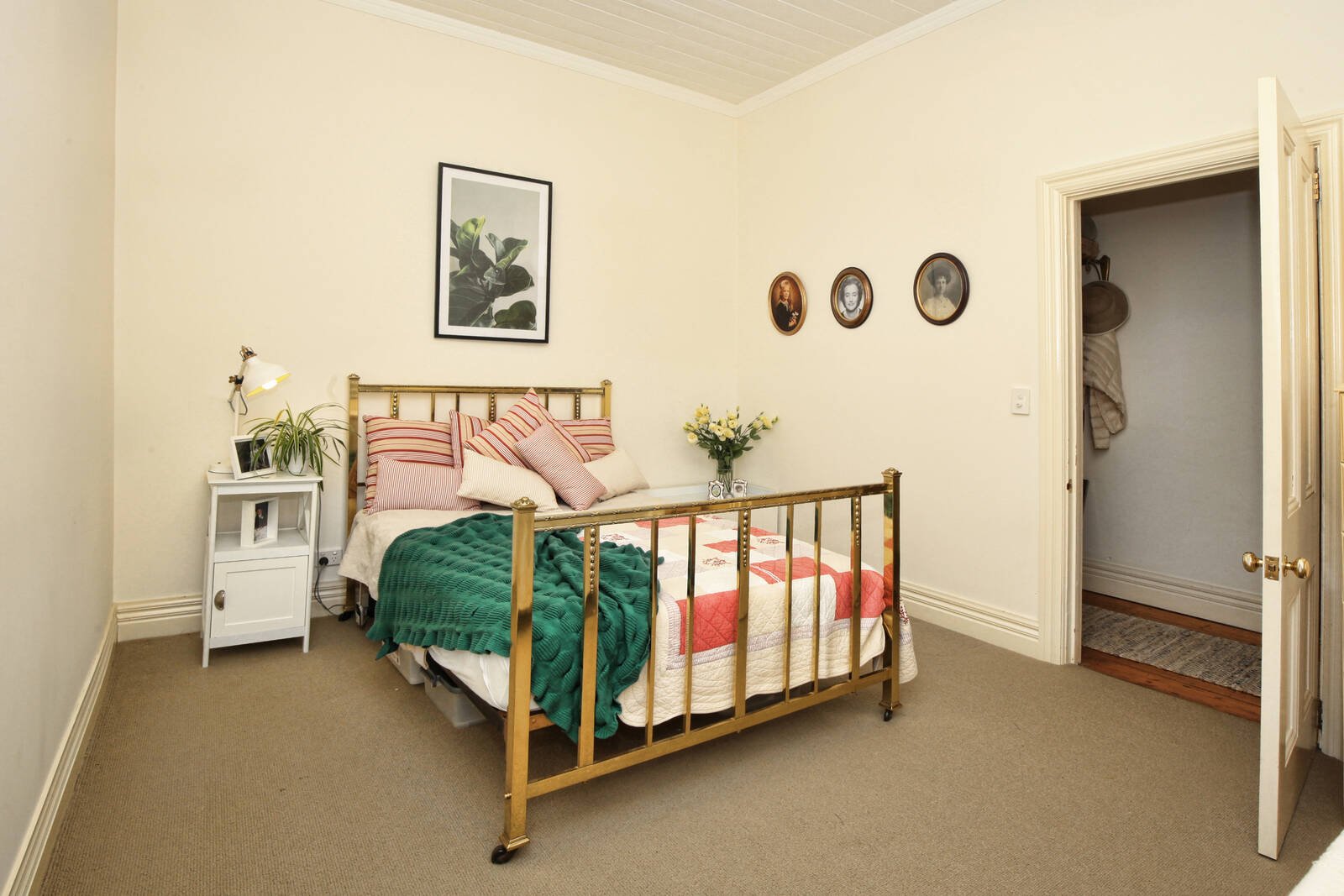 Real Estate and Property in 5 Jeffreys Street, Woodend, VIC