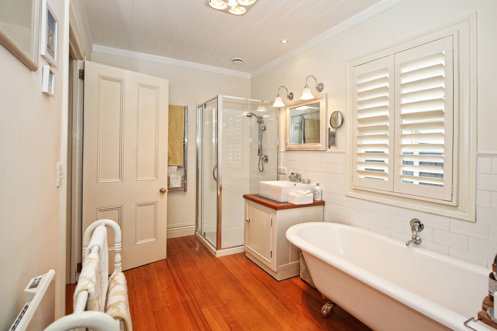 Real Estate and Property in 5 Jeffreys Street, Woodend, VIC