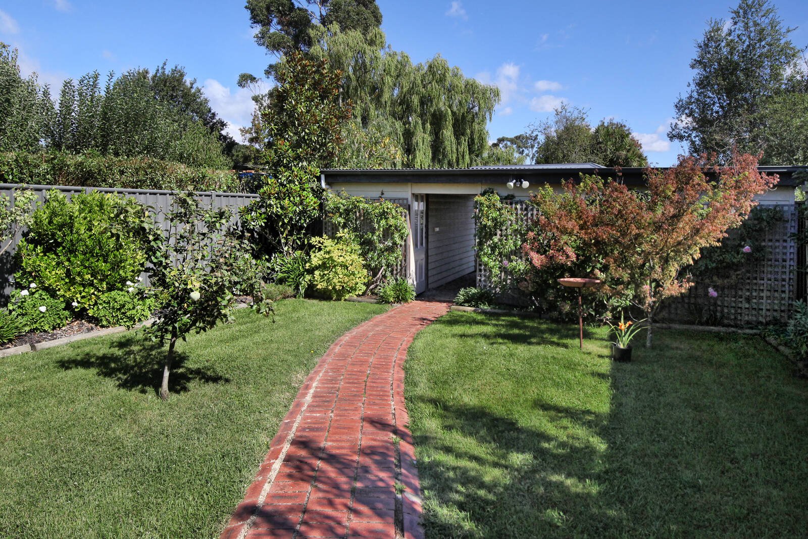 Real Estate and Property in 5 Jeffreys Street, Woodend, VIC