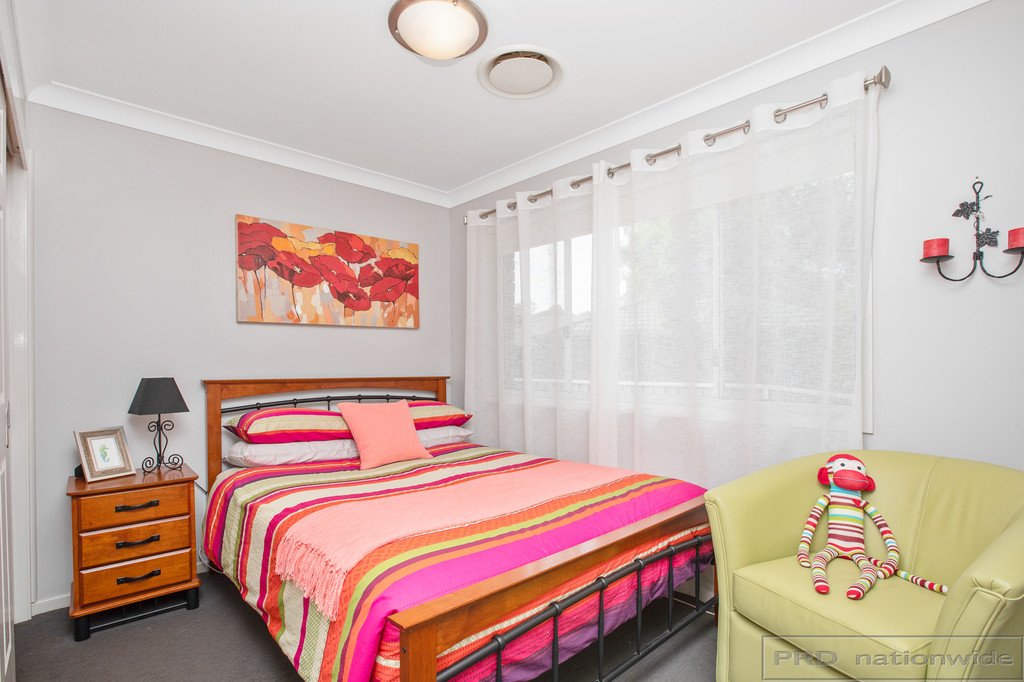 5 Jodi Close TENAMBIT 15