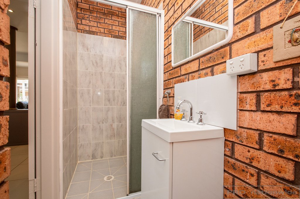 5 Jodi Close TENAMBIT 20