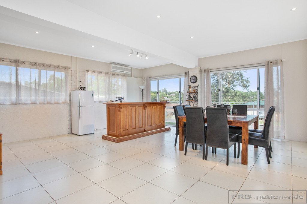 5 Jodi Close TENAMBIT 22