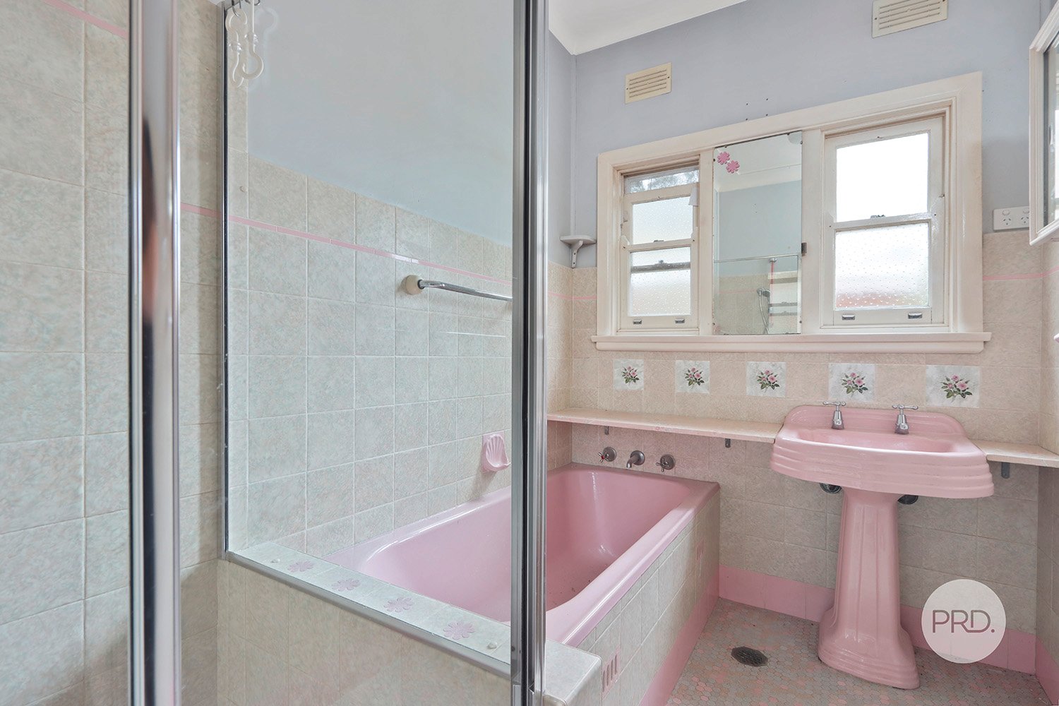 5 Jones Avenue KINGSGROVE 8