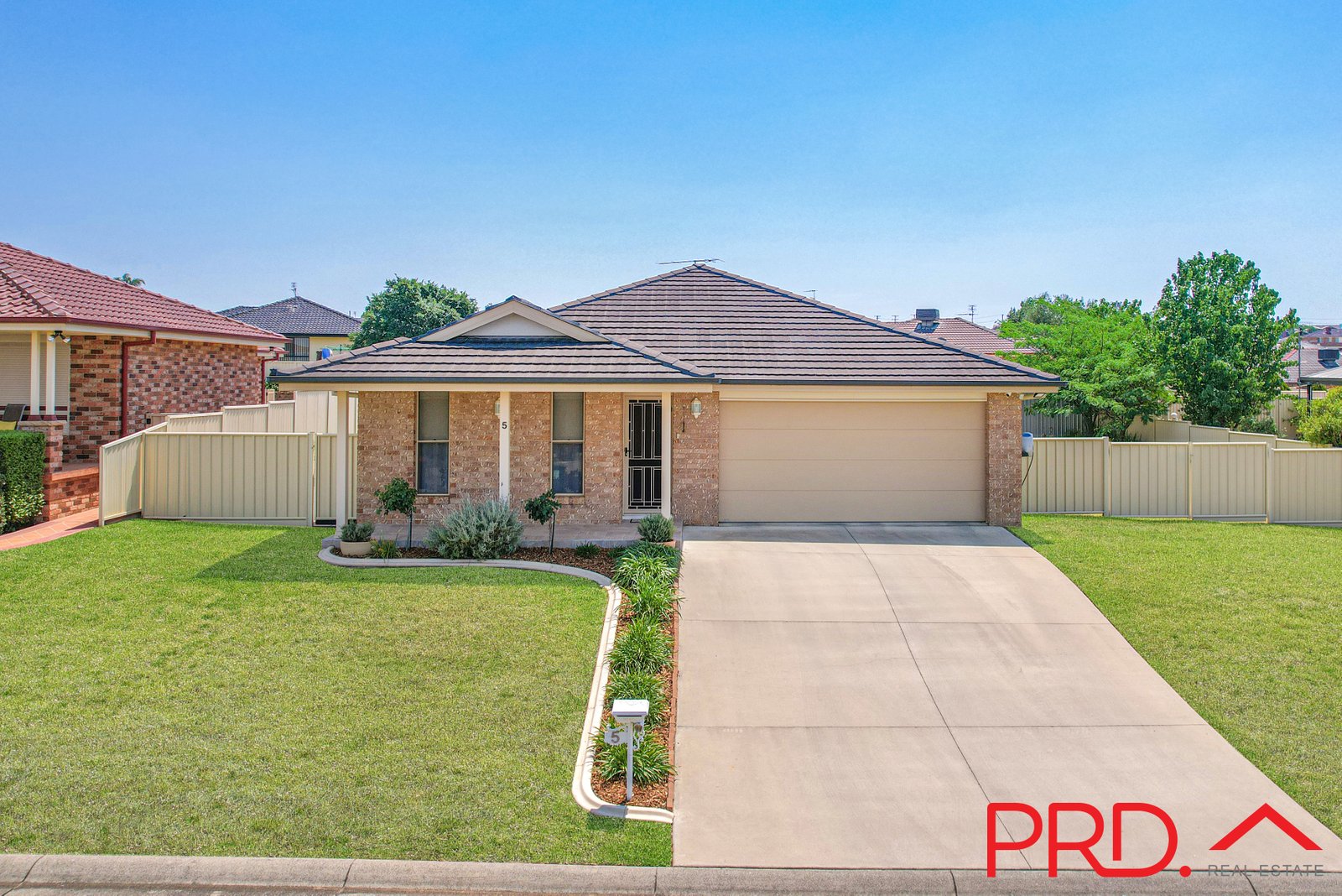 5 Kalinda Place TAMWORTH 1