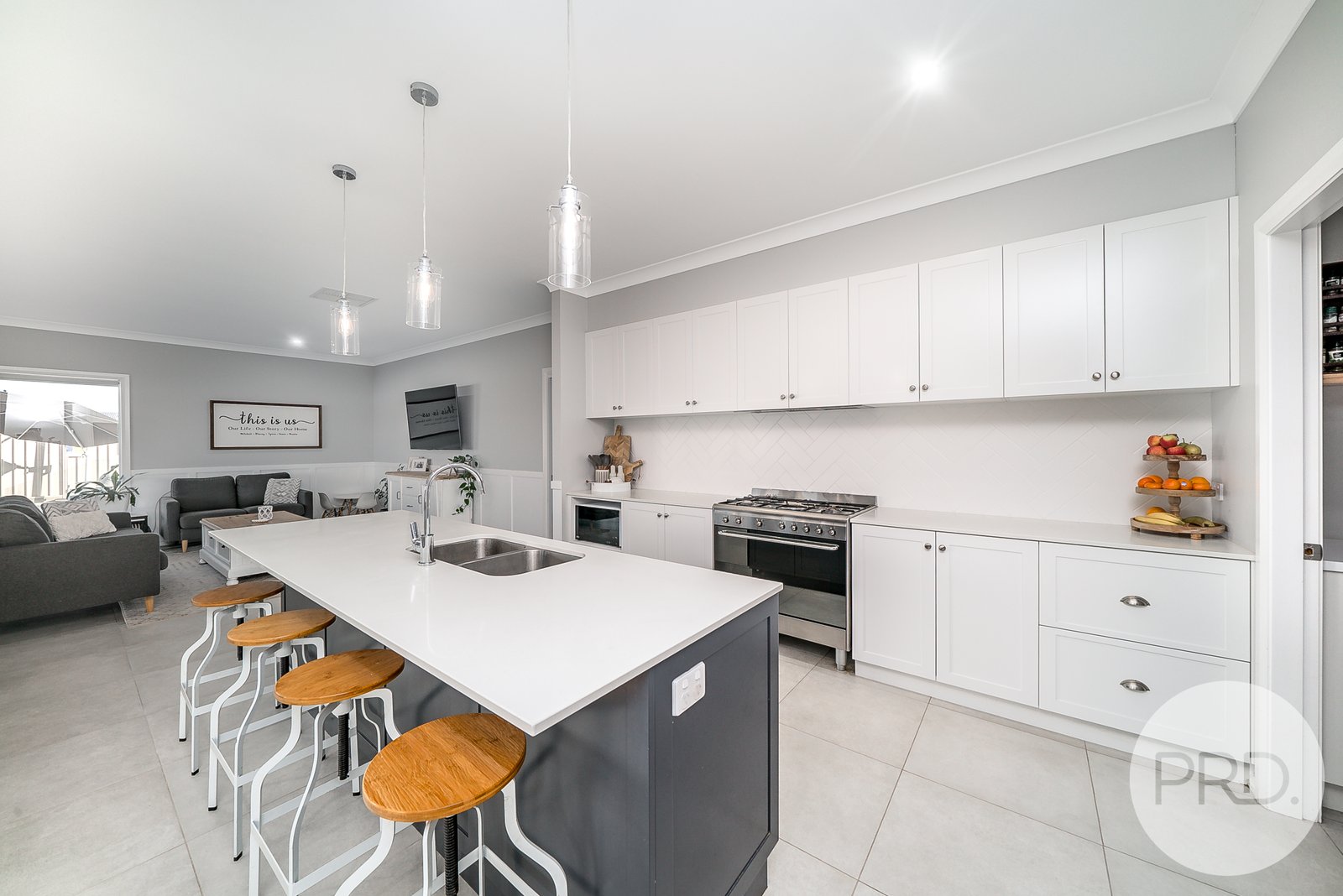 5 Kentucky Crescent GOBBAGOMBALIN 6