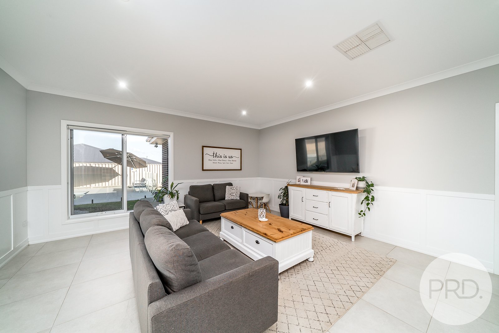 5 Kentucky Crescent GOBBAGOMBALIN 12