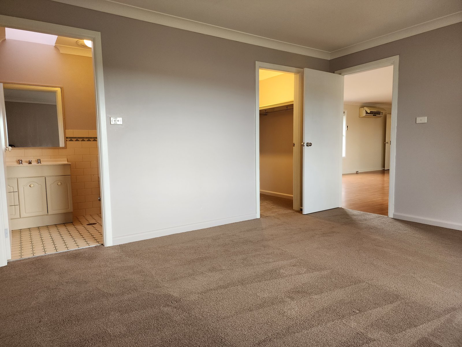 5 Kiandra Drive TUMUT 8