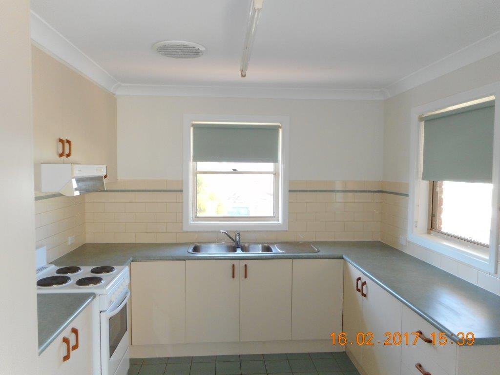 5 Kiandra Drive TUMUT 4