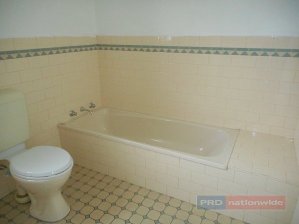 5 Kiandra Drive TUMUT 8