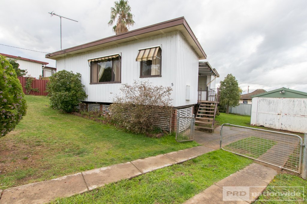 5 Kinred Street TUMUT 14