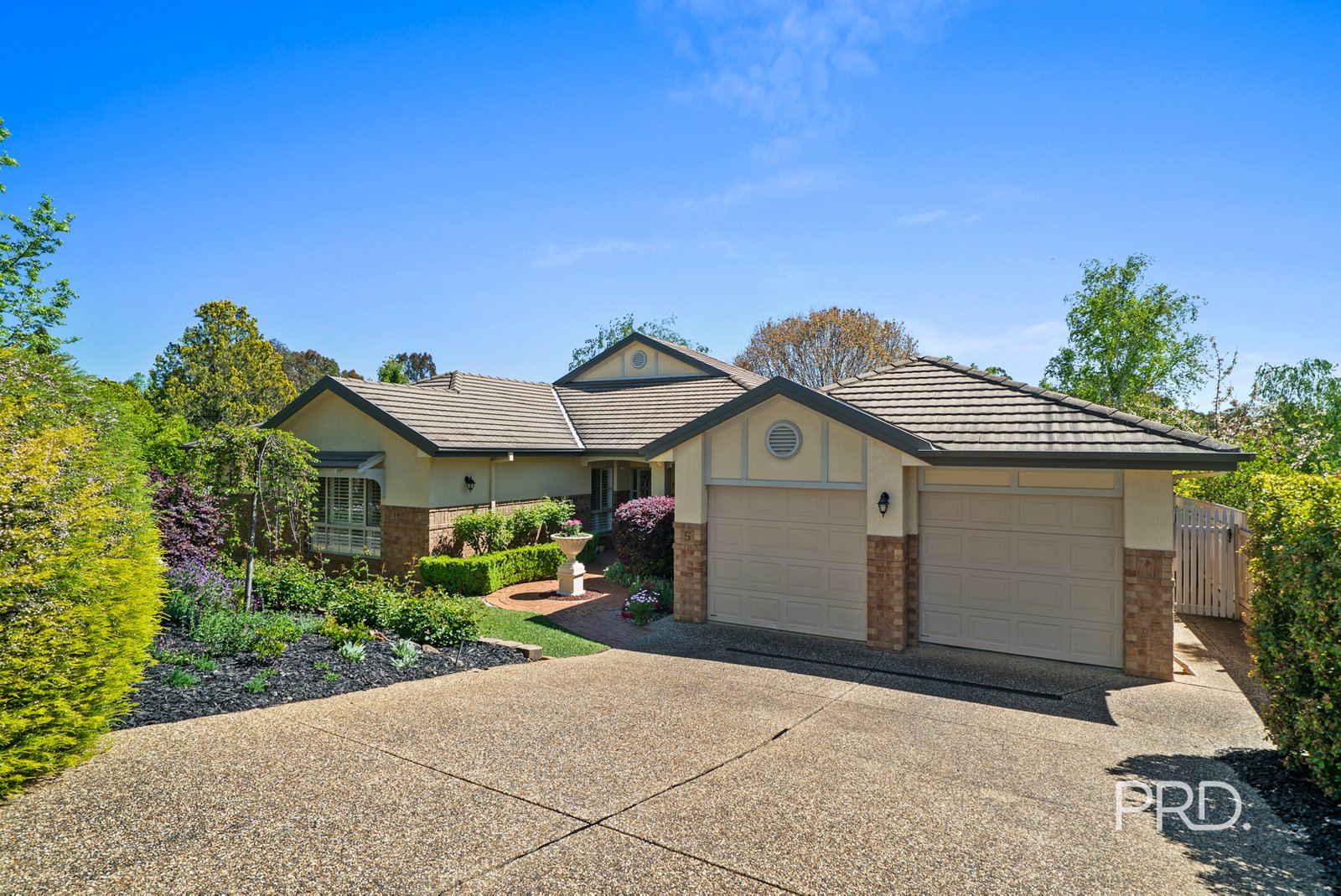 5 Lakehaven Drive LAKE ALBERT 1