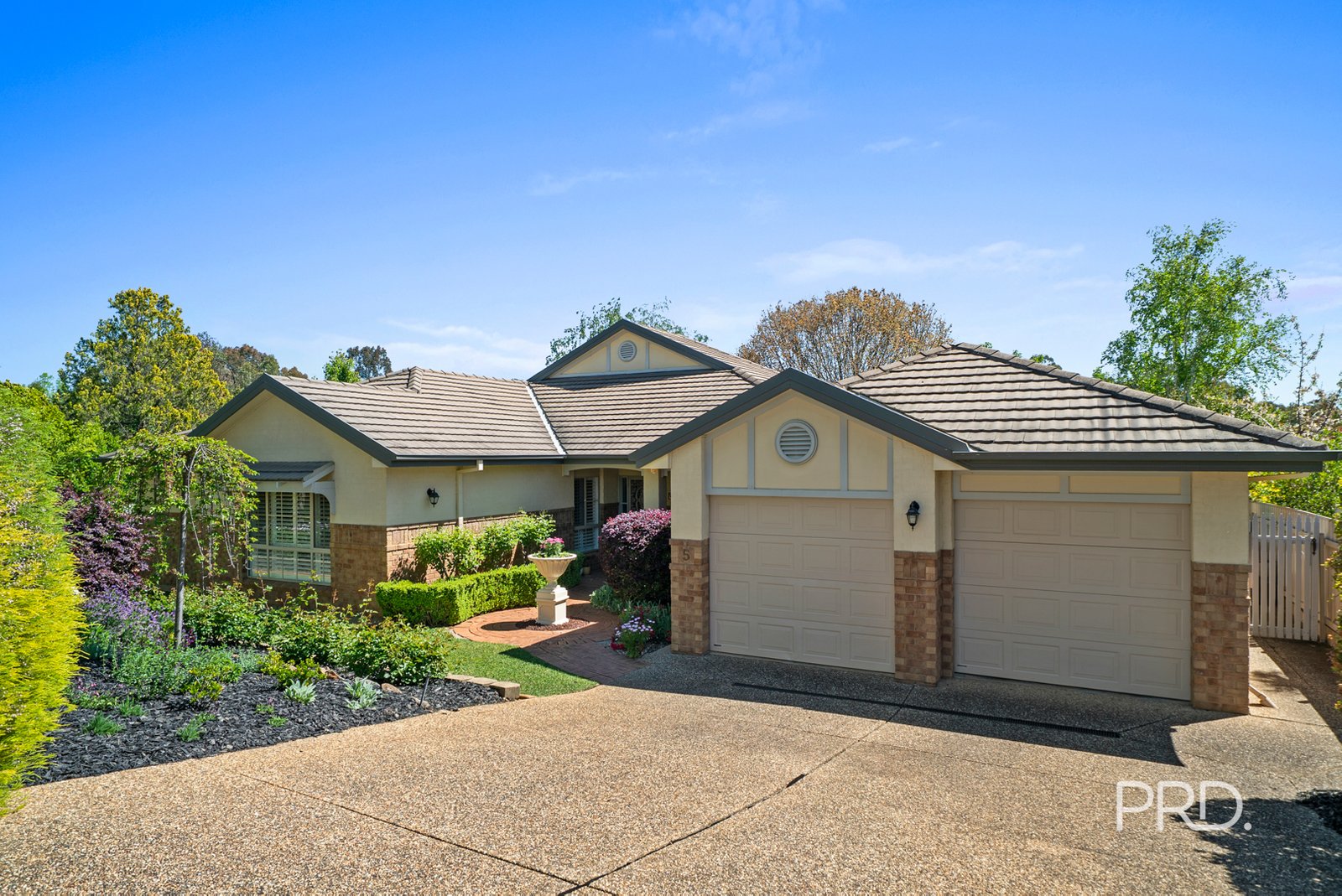 5 Lakehaven Drive LAKE ALBERT 2