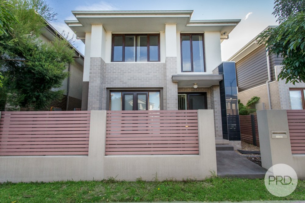 5 Lakeside Parade JORDAN SPRINGS 1