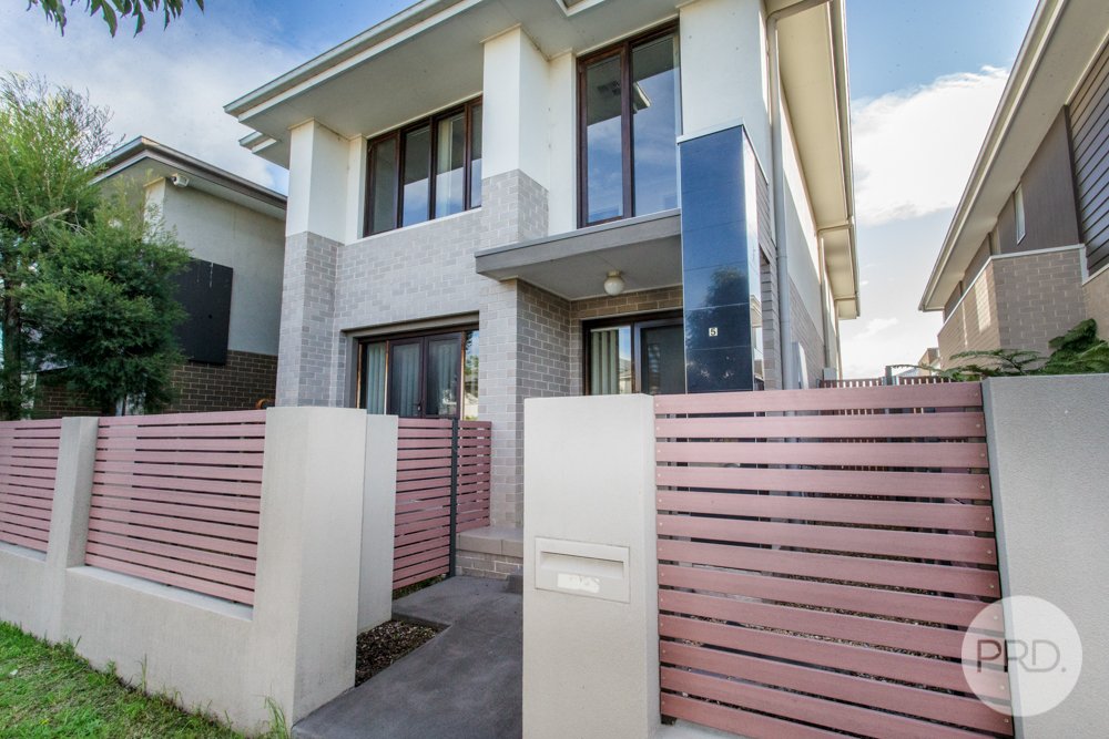 5 Lakeside Parade JORDAN SPRINGS 23