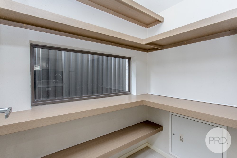 5 Lakeside Parade JORDAN SPRINGS 10