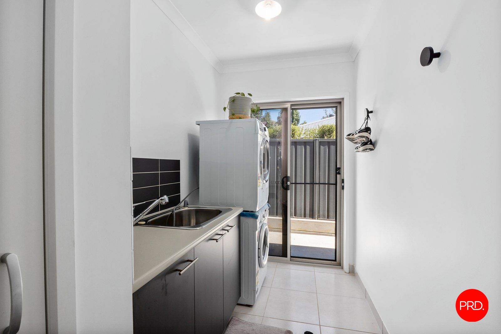 5 Landsdown Street JACKASS FLAT 16